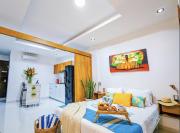 One Bedroom Apartment with Pool Gym Fast WiFi and Air Conditioning Near the Beach 303