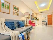 Romantic Escape I Beach 500m I Rooftop Pool Gym Patio I King Bed Fast WiFi AC 204