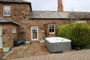 Drakes Rest, Kirklinton luxurious cottage with hot tub, ideal romantic escape