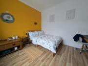 R1 - Bright Quiet Double - City & Beach Access, WIFI, Free Parking - Self Catering