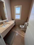 Cozy 1-bedroom Joubal lagoon apartment