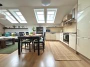 Cozy Apartment for Couples, Friends & Families