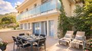 Tranquil Duplex Sitges, sea views, private parking, terrace