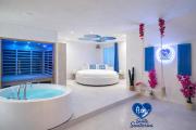 Suite romantique Santorini avec Balnéo & Sauna