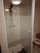 Chambres et appartement dans un immeuble de rapport