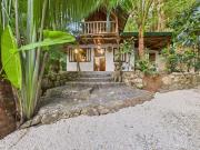 Pachamama Bungalows and Surfcamp - Santa Teresa