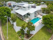 Soleil at Salt Pet Friendly, Pool, 500m to beach