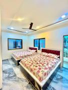 Top Ellora
