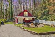 Secluded Hot Tub Cabin • Fire Pit • 5 Min to Pkwy