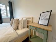 Bright & Cozy City Park 2BDR fast Wi-Fi