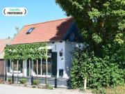 Dike House in Schoondijke near Beaches