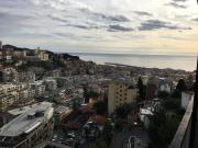 Vista panoramica mare e monti