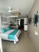 Apartaestudio con hotel y playa