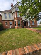 Charming - Free Parking - Sleeps 6 - M20-FolkestoneCentralStation