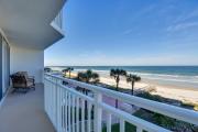 Beachfront Condo with Pool Access in Ponce Inlet