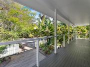 The Palms - Beach Retreat with Pool Garden BBQ