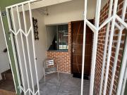 Casa Lunar no Ed Planeta Verde coração da vila perto das praias