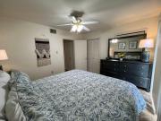 King bed first floor Mid City with Parking