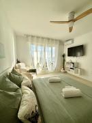 Sea View Studio with Balcony, Near Italy & Monaco