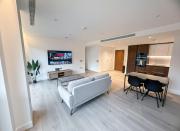 Promo rate - 2BDR flat with Balcony near Bloomsbury, Kings Cross, Clerkenwell by NourNest Apartments