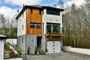 The Loch Lomond Townhouse In The Centre of Balloch