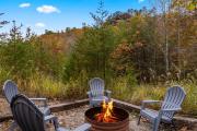 The Dragonfly - Tiny Mountaintop Cabin with Hot tub