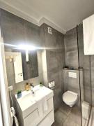 Bright 1 bedroom with a private terrace