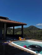 Chácara com piscina e área gourmet até 10 pessoas