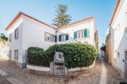 3 Bedroom Town House - Historic Centre of Cascais. 100 mts from the beach and centre of Cascais