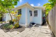 1 Mi to Lake Worth Beach Studio with Shared Patio