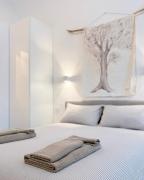 San Barnaba Designer Suites - Boutique Apartments - Milan Center & Besana View