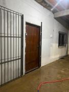 Casa completa com dois quartos e estacionamento grátis