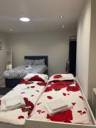 Modern Kensington Apartment 5 min to Piccadilly