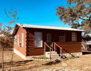 VINTAGE RIVER CAMP CABIN! PRIVATE RIVER ACCESs!