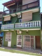 Casa Lunar no Ed Planeta Verde coração da vila perto das praias