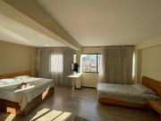 Flat Shakespeare no Centro de Curitiba com Garagem