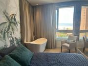 Luxo com Vista para o Mar nas Quatro Praças