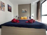 Central 2 Bedroom Apartment Near Shops, Restaurants & Bus Stop