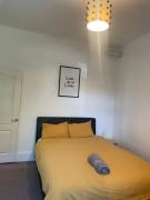 Stylish 1-Bed Near Greenwich Sleeps 4 Great Transport