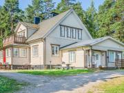 Holiday Home Päätalo- mökkilomat ja perhejuhlat by Interhome