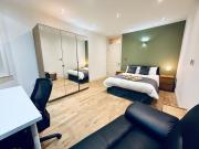 Spacious Double Room near The River