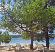 Romantic 3 Bedroom Apartment 150m from the beach & free parking spot