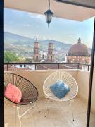 Apartamento central con parqueadero