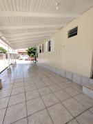 Chalé com garagem fechada