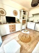 Charming studio for two with balcony in Antibes