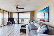 Beautiful Beachfront Condo with Spectacular Views