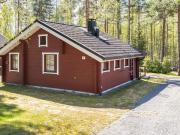 Holiday Home Lomasyväri 810 by Interhome