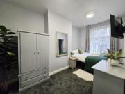 Apartment in Central Huddersfield with free parking