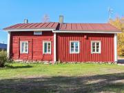 Holiday Home Laattajan hirsipirtti by Interhome