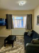 Cozy Luxurious Flat near LHR